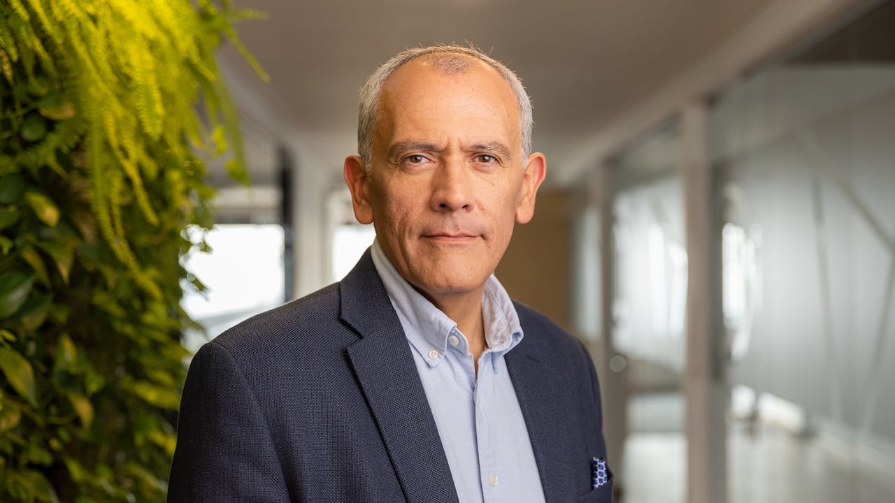 Con más de 25 años de trayectoria internacional en la industria aseguradora y un profundo conocimiento del mercado colombiano, asume nuevamente la dirección de la filial.