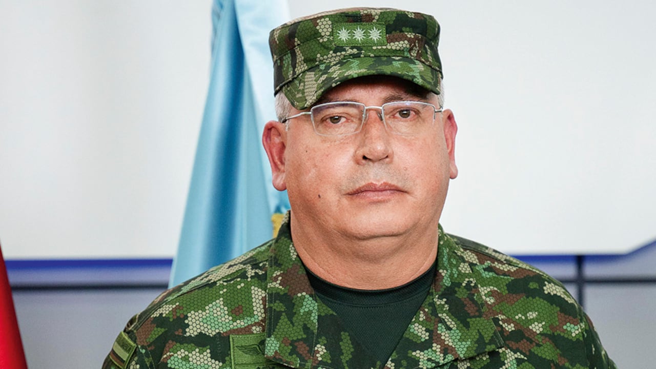 General Helder Fernán Giraldo BonillaComandante del Ejército Nacional