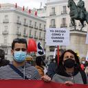 Vecinos de Zaragoza, en España, manifestaron a favor de la eutanasia, que es legal en este país.
