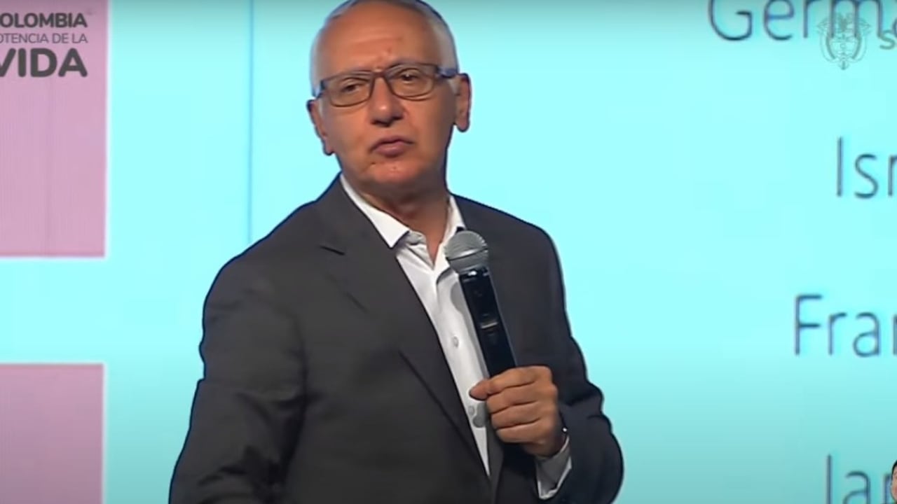 El ministro de Salud Guillermo Alfonso Jaramillo, habló de diferentes temas que competen a la salud en el Foro de la Reforma