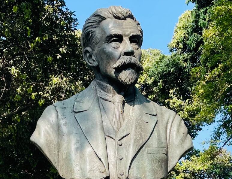 Desde el 11 de noviembre de 1965 se encontraba el busto en el Parque Turbay.