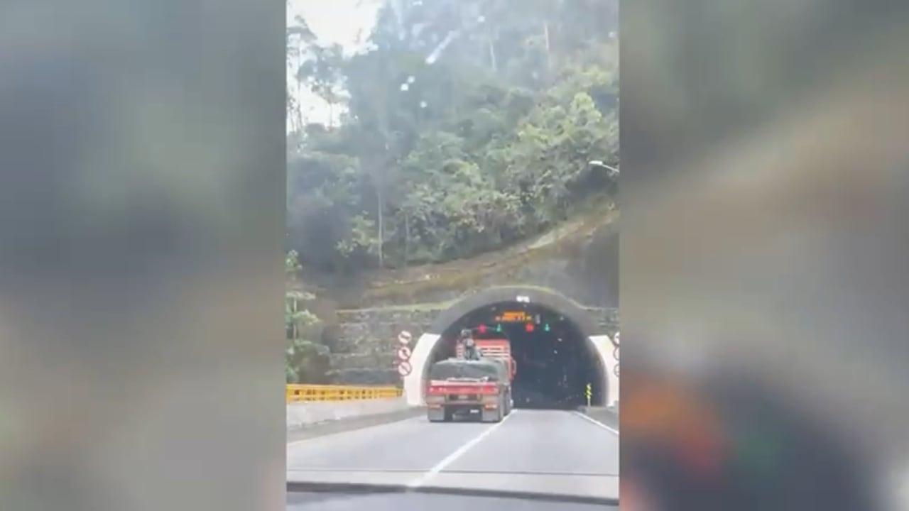 El tractocamión en el que ocurrió el crimen del polizón.