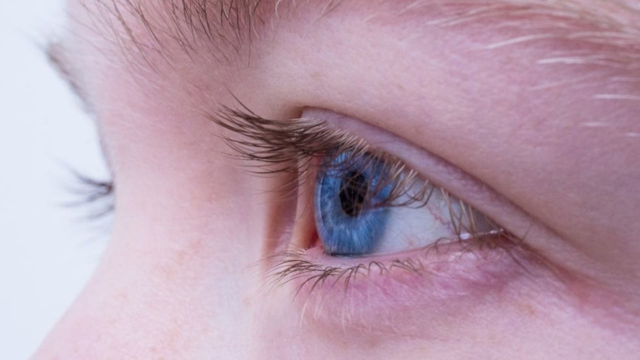 Esto es lo que costaría la polémica cirugía para cambiar el color de los ojos