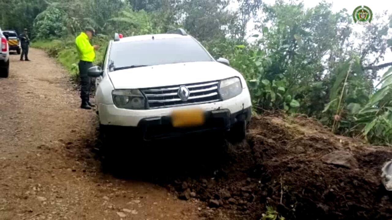 No le cabía ni un paquete más: descubren camioneta con placas falsas que transportaba marihuana en Antioquia