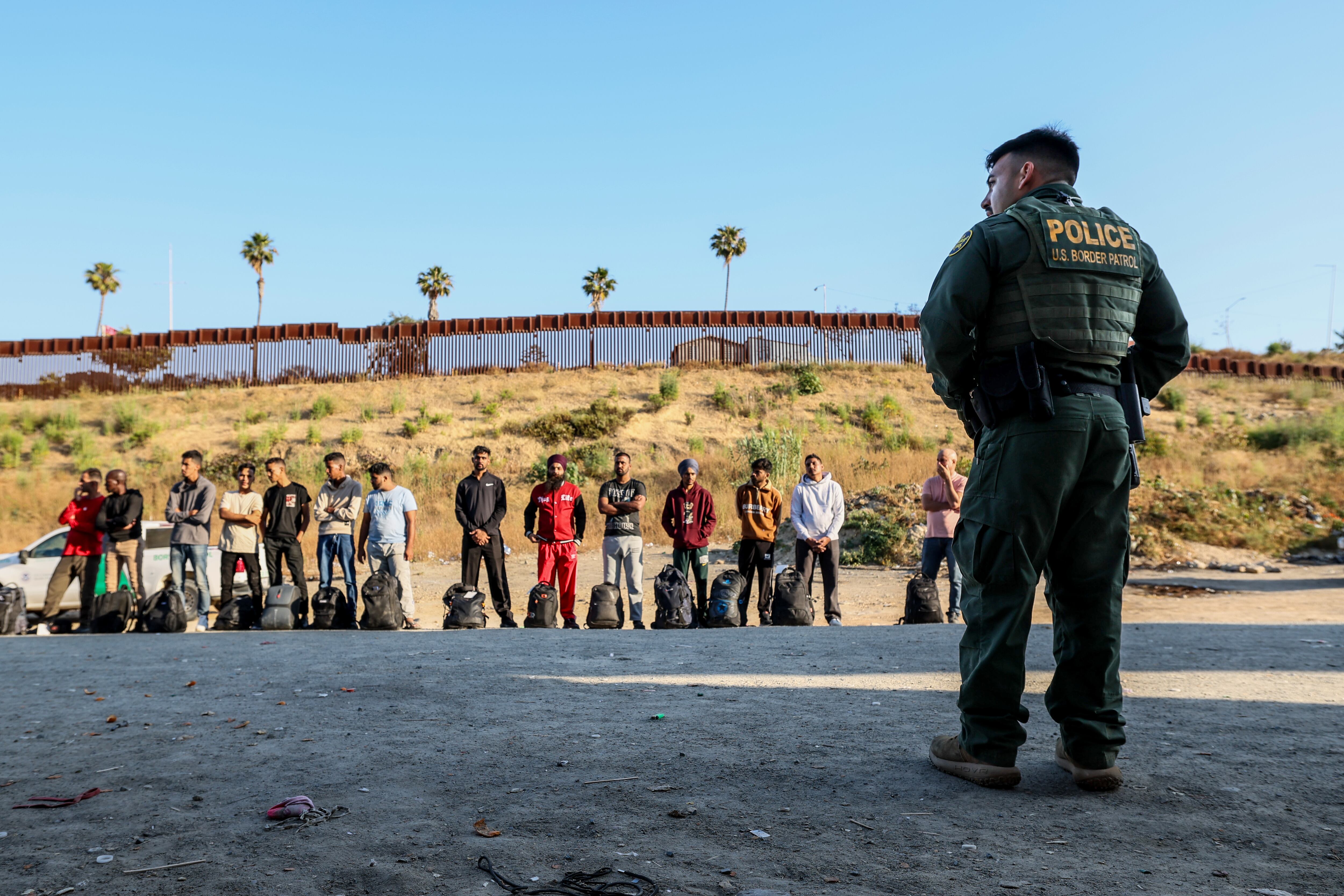 Agentes de inmigración
(Robert Gauthier/Los Angeles Times via Getty Images)