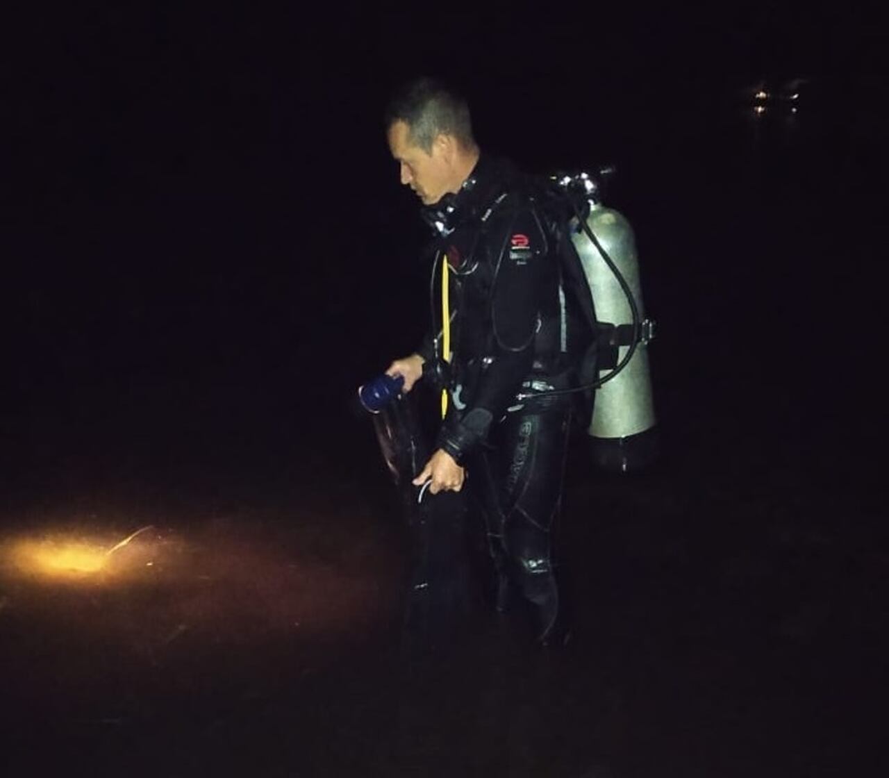 Buzos ingresaron al embalse y encontraron al joven a las 7:20 p.m.