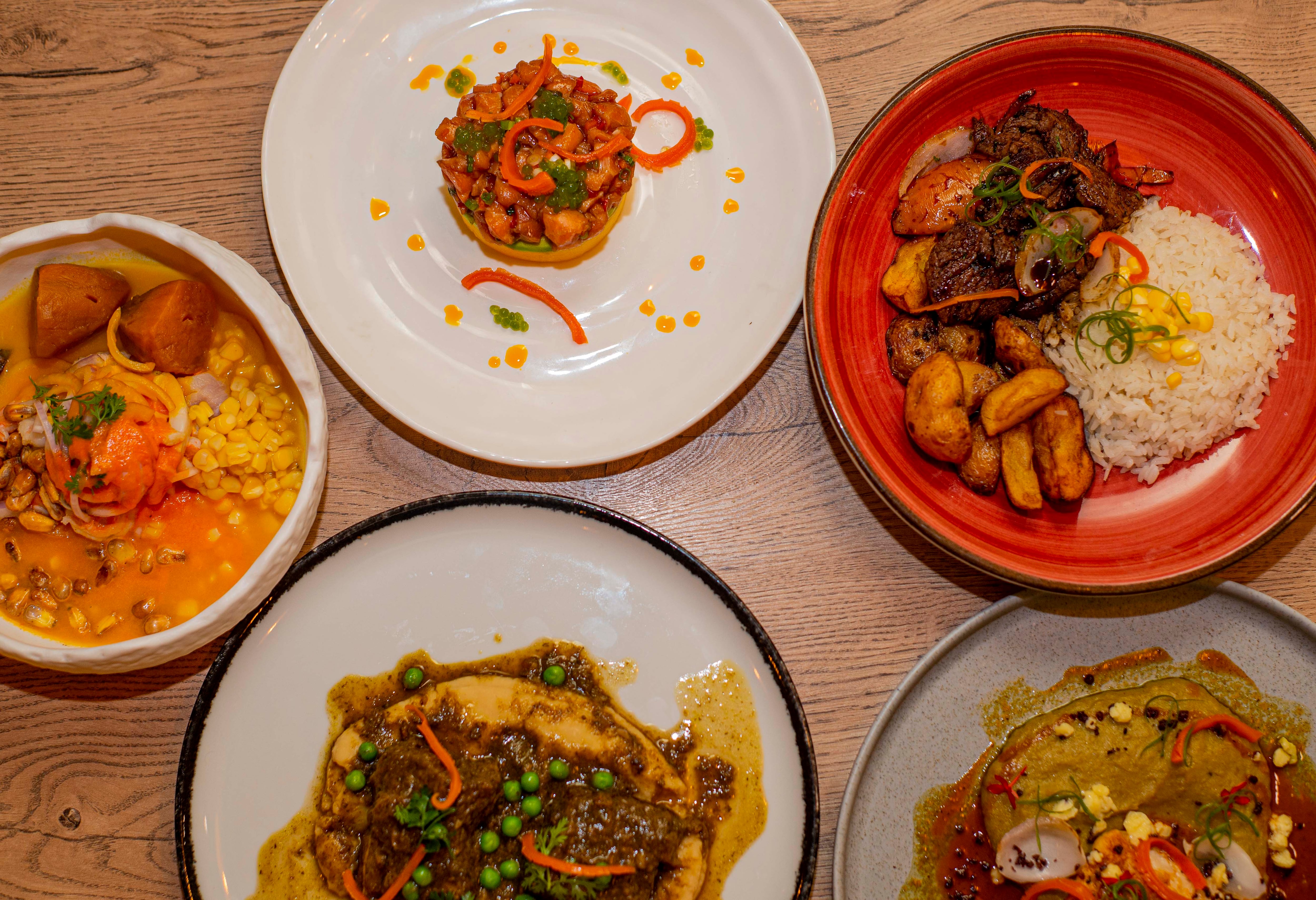 El centro histórico de Cartagena recibió a Pirka, una propuesta gastronómica clara y contundente. Cocina 100% peruana, respetando la autenticidad de una de las gastronomías más reconocidas a nivel mundial. Es liderado por el chef peruano Francisco Agüero, ganador del concurso ‘Tenedores, Hoteles y Restaurantes’ en 2005.
