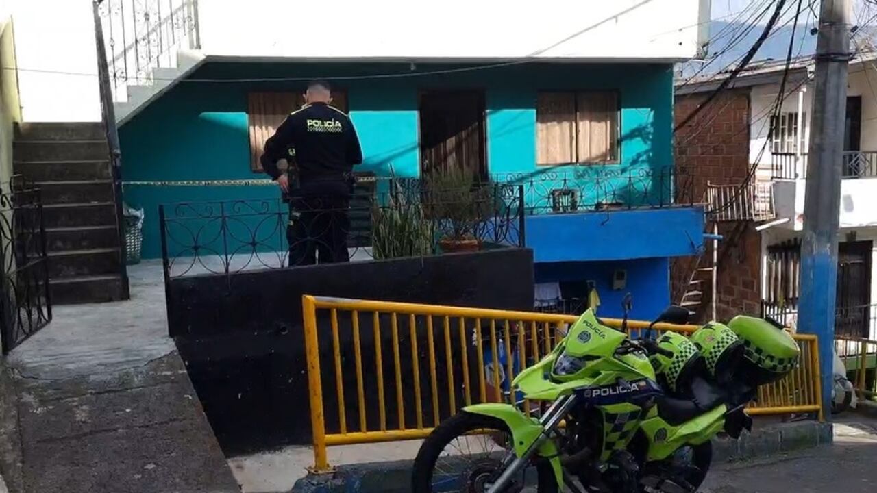 En esta casa encontraron a las víctimas en el barrio La Isla, de Medellín.