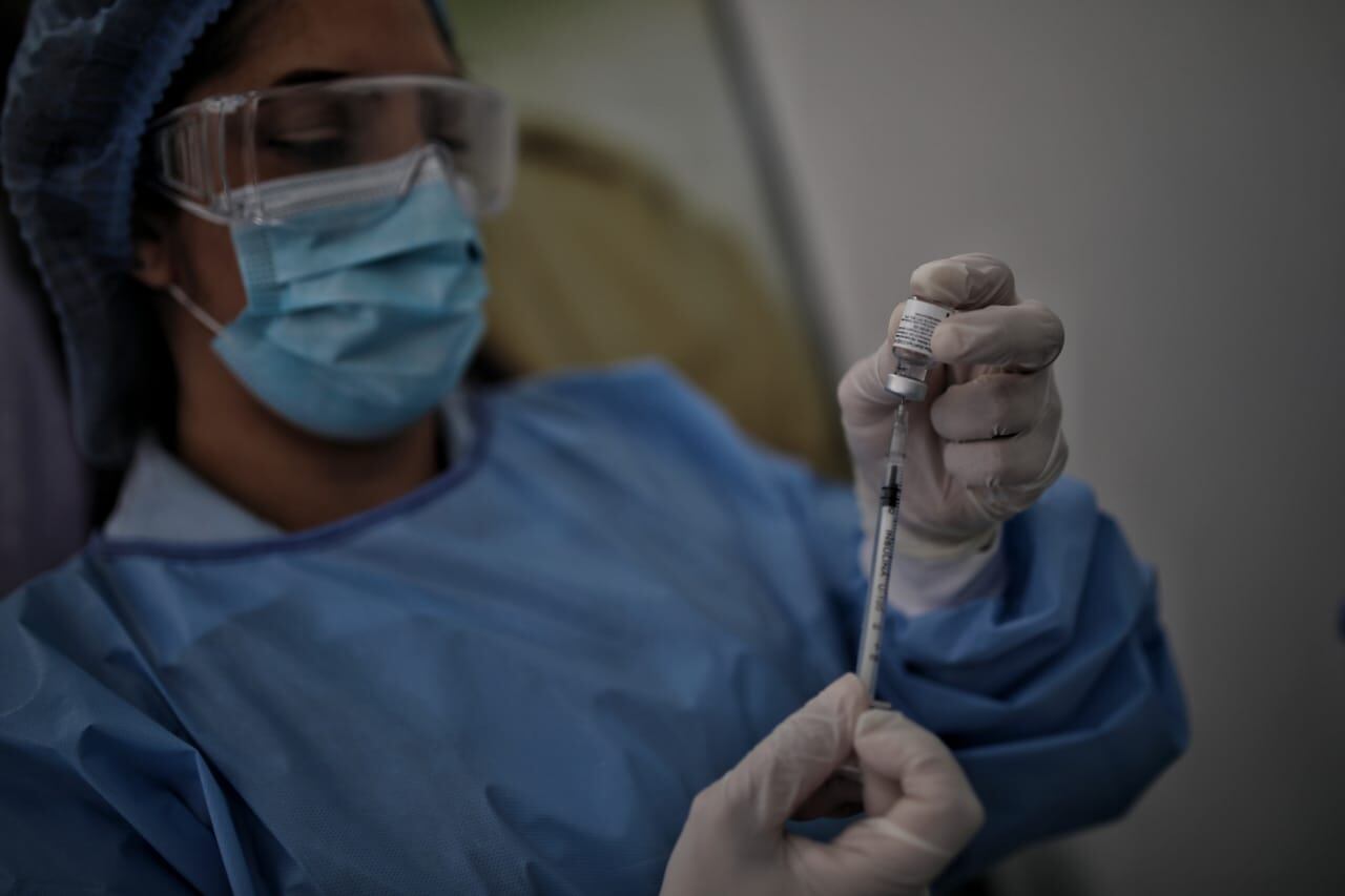 Primer día Jornada de vacunación contra Covid19 al  personal medico de primera linea