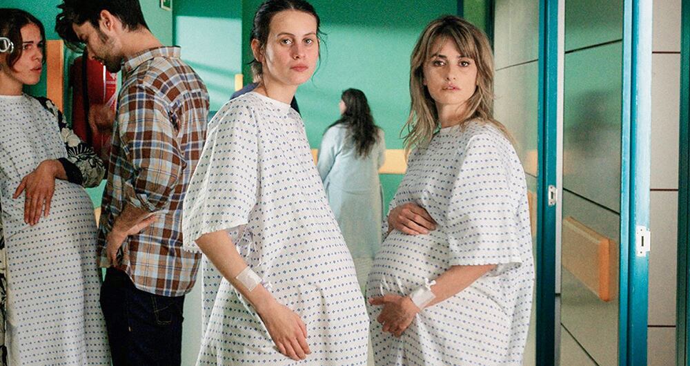 Mucho pasa entre estas dos mujeres desde que se conocen, que podía separarlas, pero hay esperanza en la empatía. 