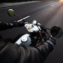 Moto nocturna: 6 consejos para viajar de forma segura y precautelosa