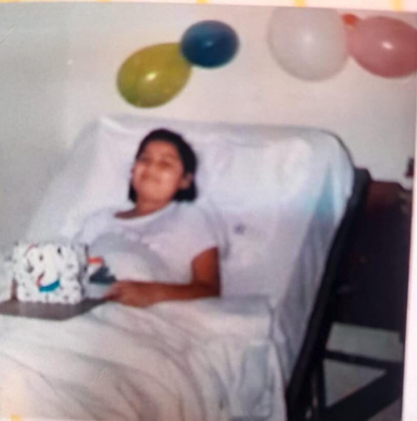 Una paciente colombiana con bloqueo auriculoventricular congénito que desde los 5 años usó hasta 7 marcapasos convencionales con cables, sufriendo trombosis venosa