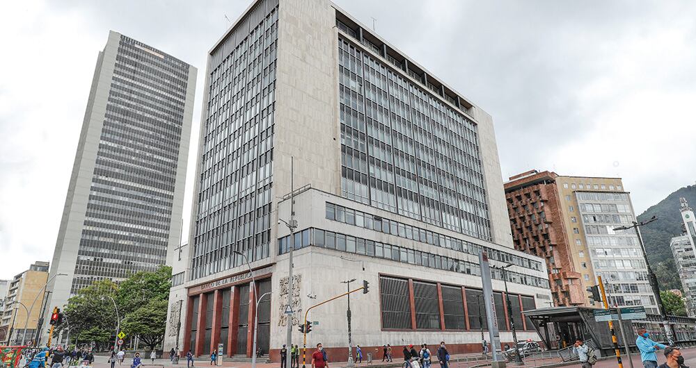     Esta semana la Junta Directiva del Banco de la República definirá el aumento de sus tasas. Los analistas creen que podría pasar de 9 a 10,5 por ciento.