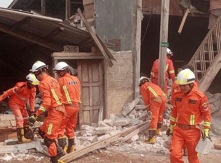 SAGAING, CENTRAL MYANMAR - MARCH 28: (----EDITORIAL USE ONLY - MANDATORY CREDIT - 'MYANMAR FIRE SERVICES DEPARTMENT FACEBOOK ACCOUNT / HANDOUT' - NO MARKETING NO ADVERTISING CAMPAIGNS - DISTRIBUTED AS A SERVICE TO CLIENTS----) Myanmar Fire Services Department continues emergency search and rescue operations continue after strong earthquake of 7.7 magnitude rocks in Sagaing, Central Myanmar on March 28, 2025. At least 28 dead, 81 trapped after strong quakes rock Myanmar, Thailand. (Photo by Myanmar Fire Services Department's Facebook Account/Anadolu via Getty Images)