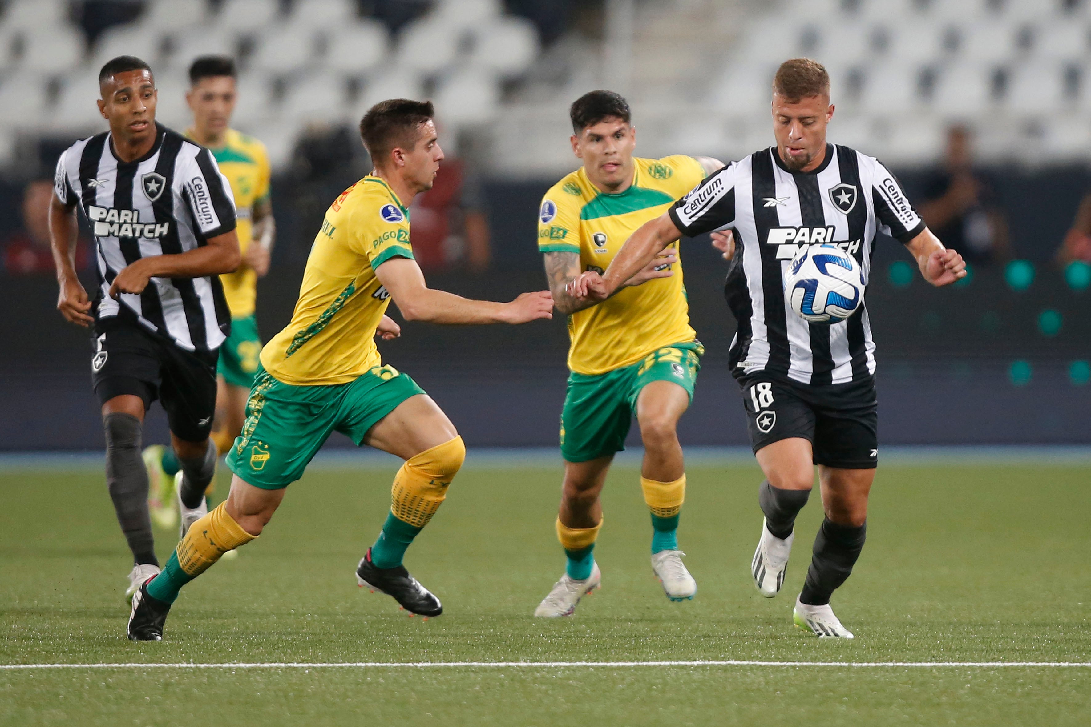 Botafogo v Defensa y Justicia - Copa CONMEBOL Sudamericana 2023