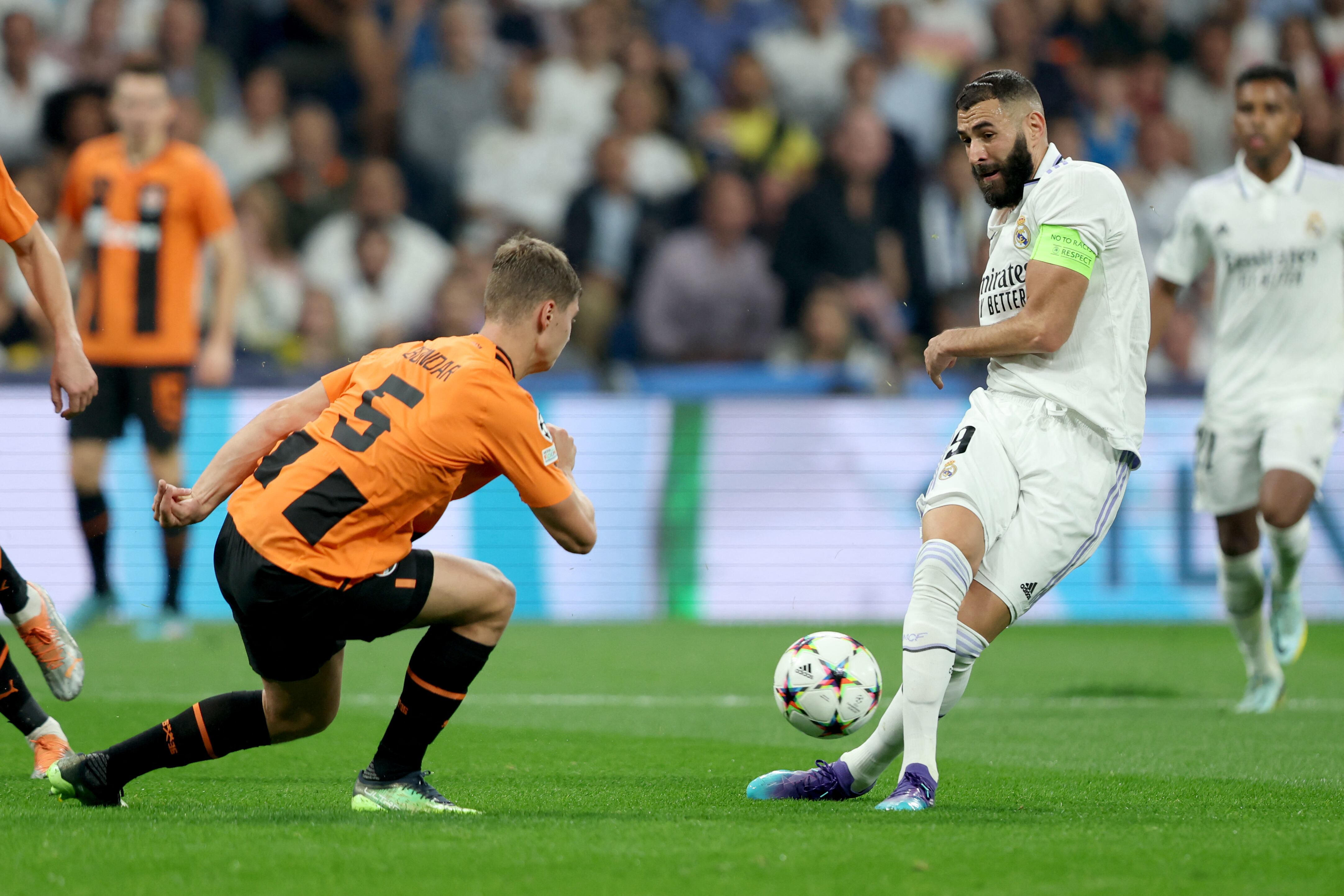 Real Madrid triunfó en España ante FK Shaktar Donetsk.