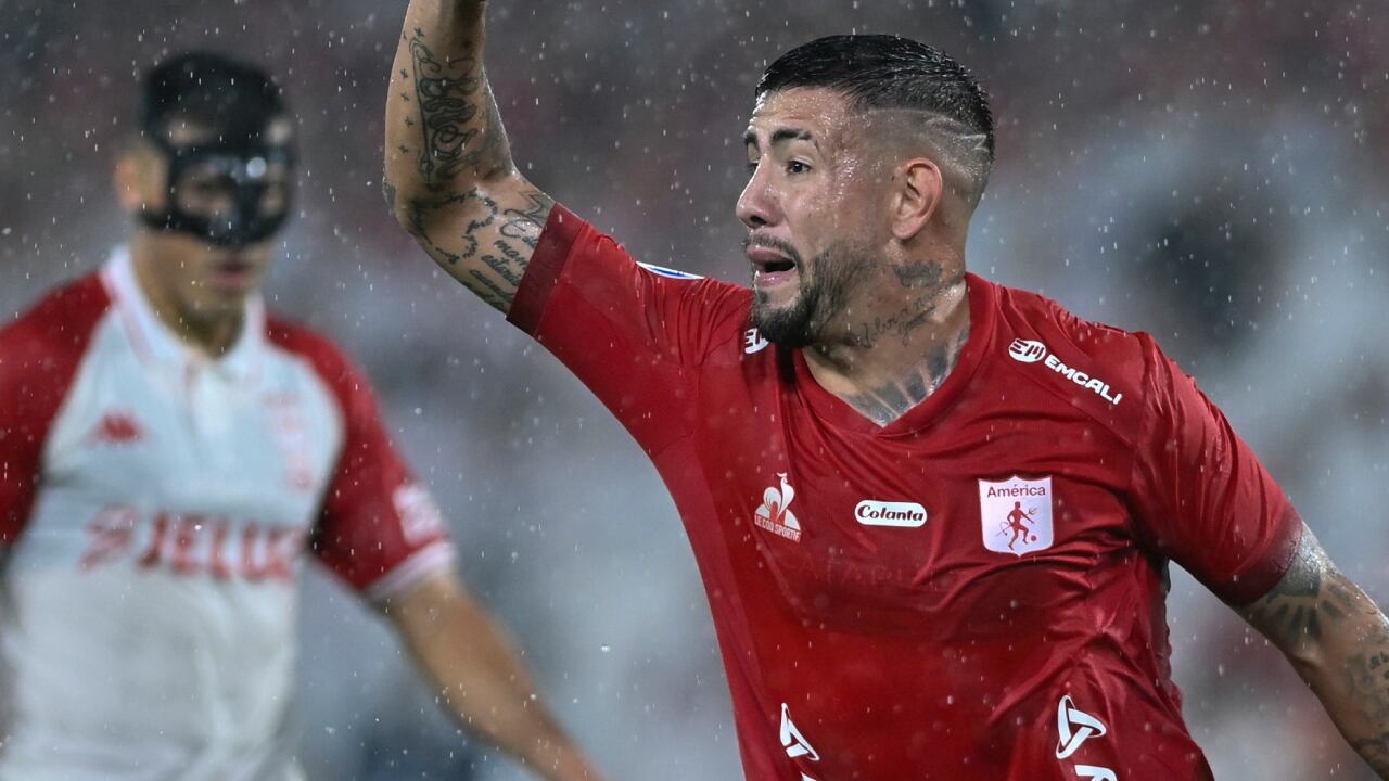 Rodrigo Holgado fue suspendido por un año en el último fallo de la FIFA