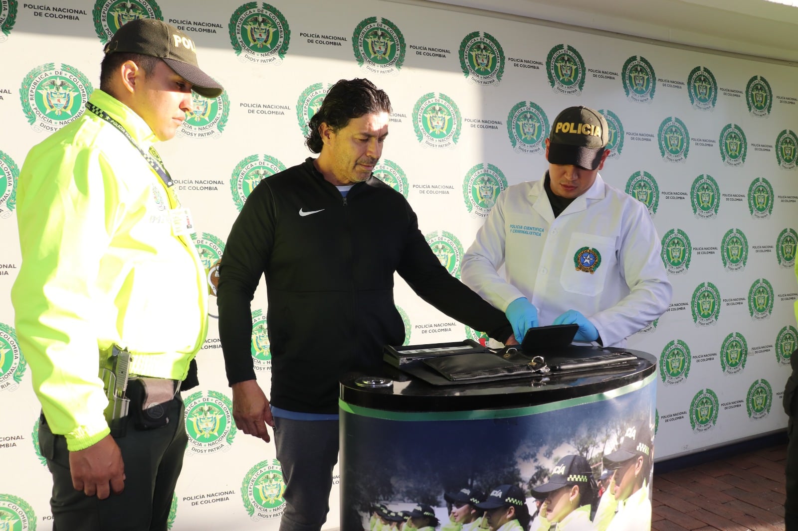 Momento de la reseña de alias Cucho.