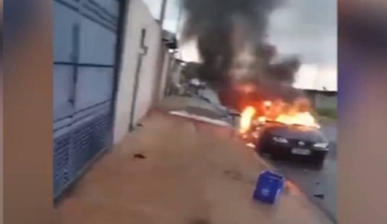 Carro en llamas de la historia viral de Brasil