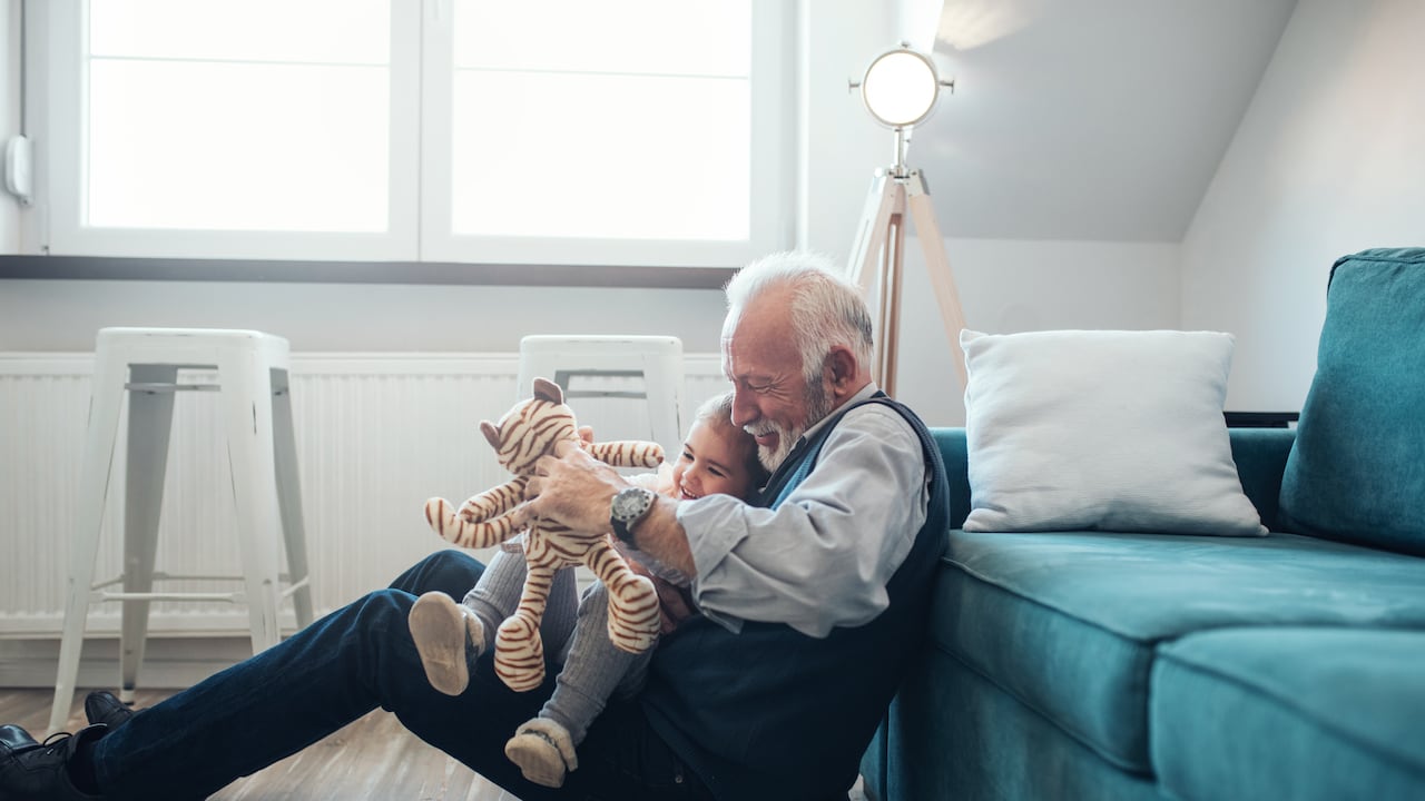 "Solo a alguien de confianza somos capaces de entregarle la responsabilidad de proteger a nuestras familias", dijo David Colmenares, CEO de Allianz Seguros .