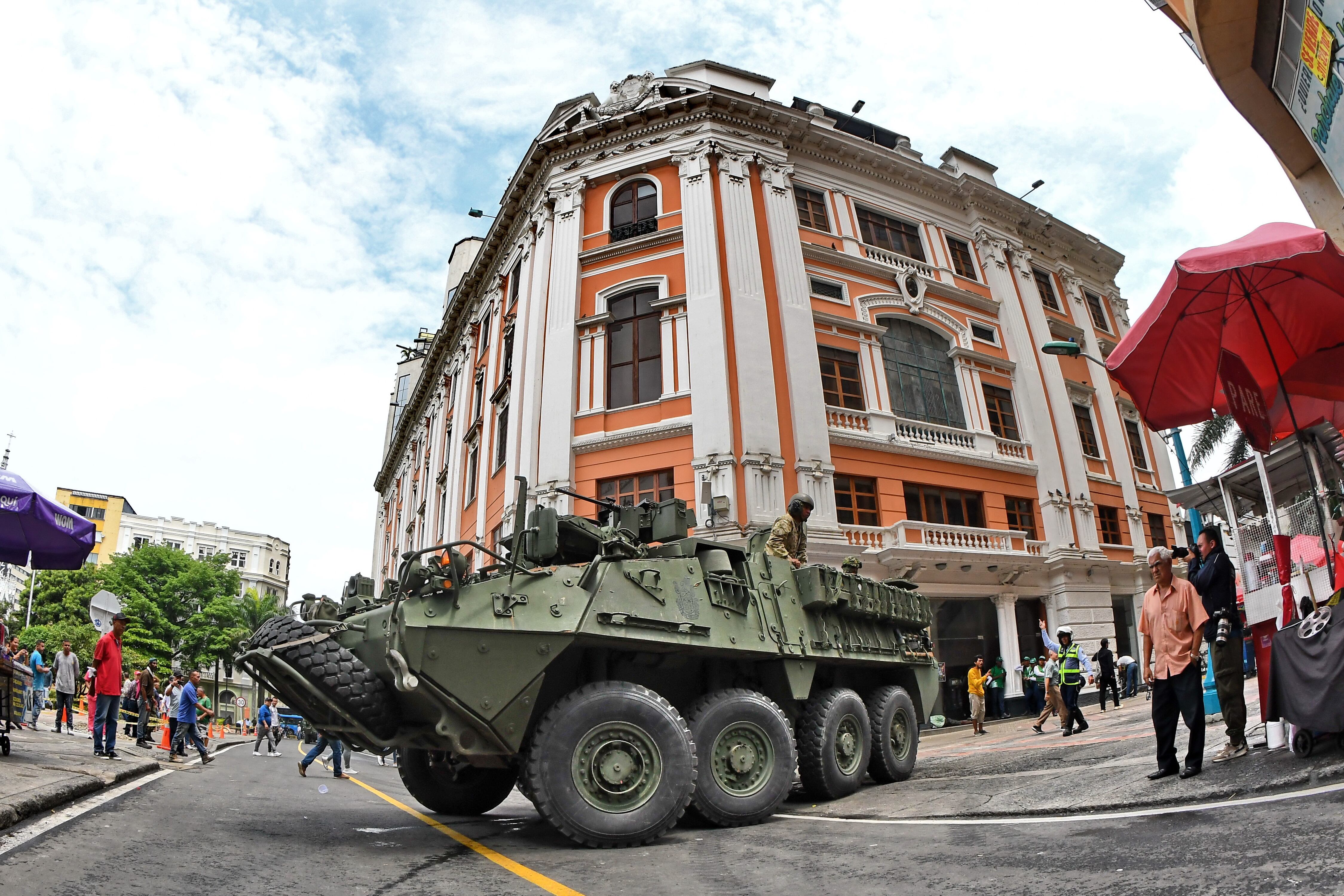 Los vehículos blindados LAV III o llamados gladiadores, ya hacen presencia en la ciudad reforzando los dispositivos de seguridad como antesala a este gran evento mundial de la biodiversidad. COP16 Fotos Wirman Rios, Octu 10 de 2024, EL PAIS