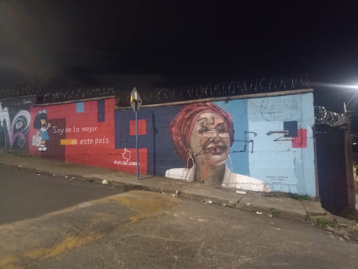 El mural fue vandalizado en las últimas horas.
