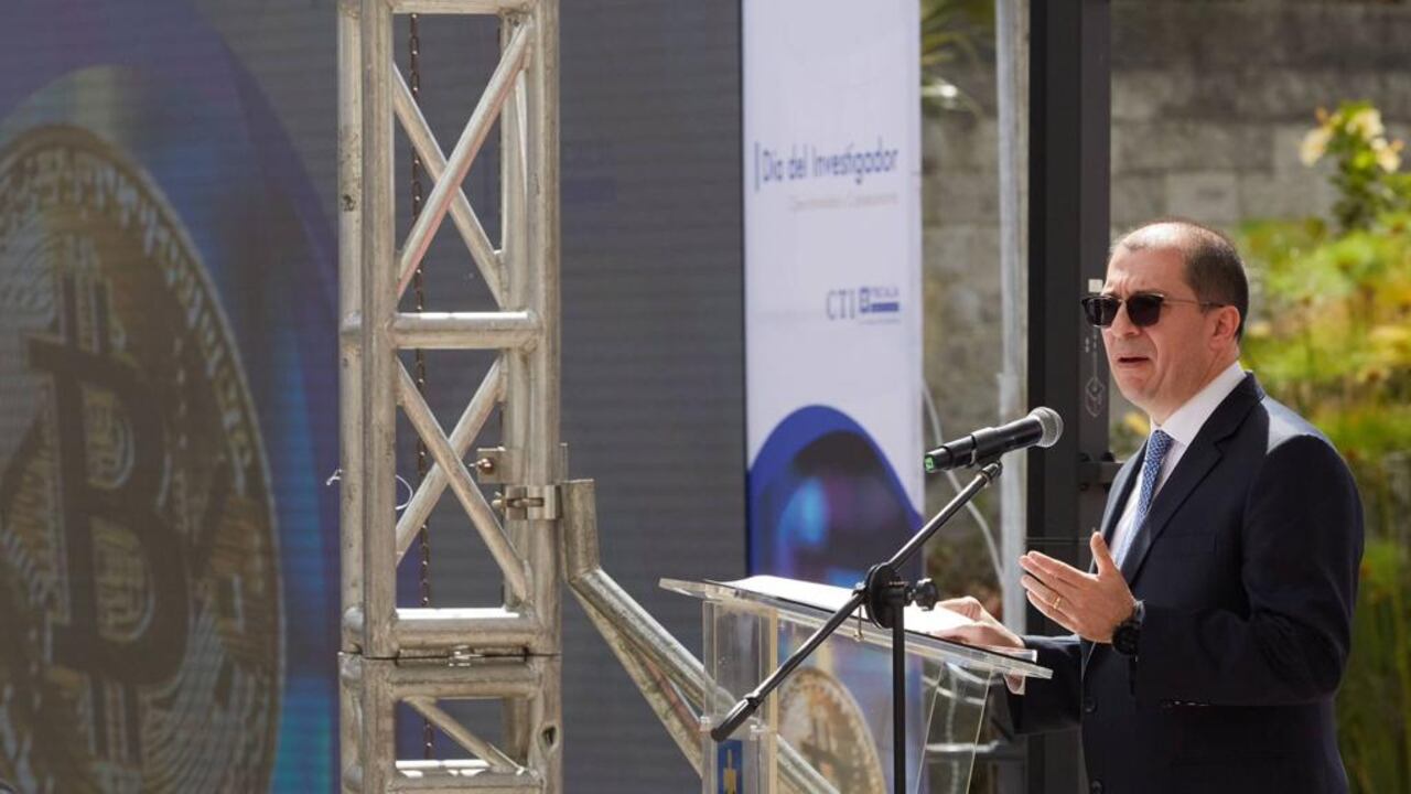 El fiscal Francisco Barbosa, en el día del investigador del CTI