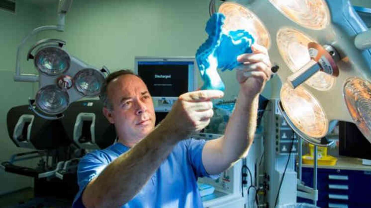 J. Calvin Coffey lideró el equipo irlandés decidido a probar que el mesenterio era un órgano por derecho propio. Foto: University of Limerick - BBC