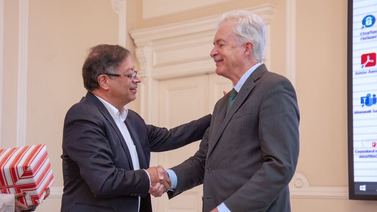 Presidente Gustavo Petro y el director de la CIA William Joseph Burns.