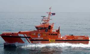 Fuerzas de Salvamento, en España, rescataron a más de 80 migrantes que habían naufragado.