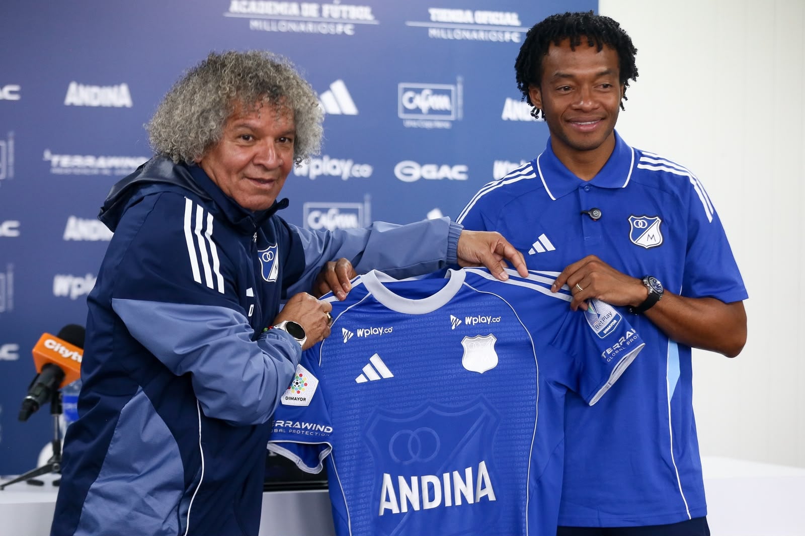 Juan Guillermo Cuadrado en su presentación oficial como nuevo fichaje de Millonarios