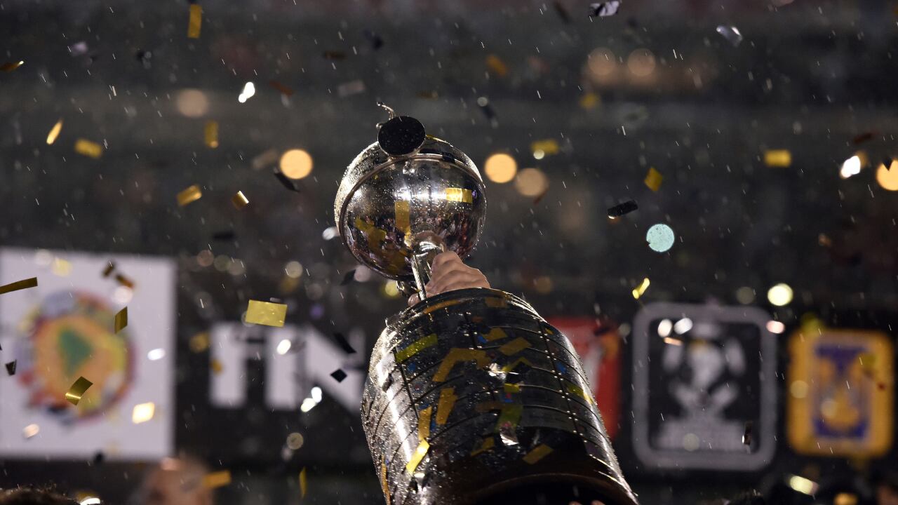 Trofeo que se llevará el campeón de la Copa Libertadores 2025.