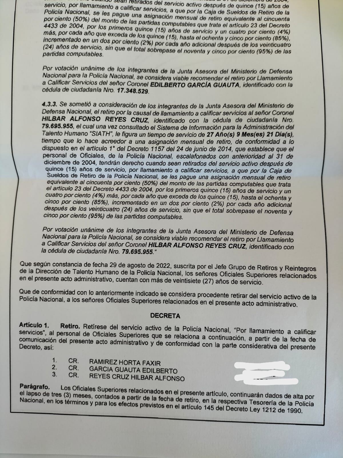 Decreto por medio del cual fue llamado a calificar servicio el coronel Hilbar Reyes.