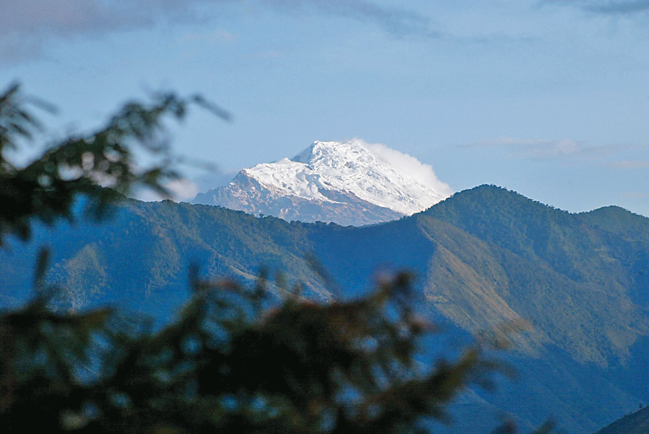 El volcán nevado del Huila es es más alto de Colombia.