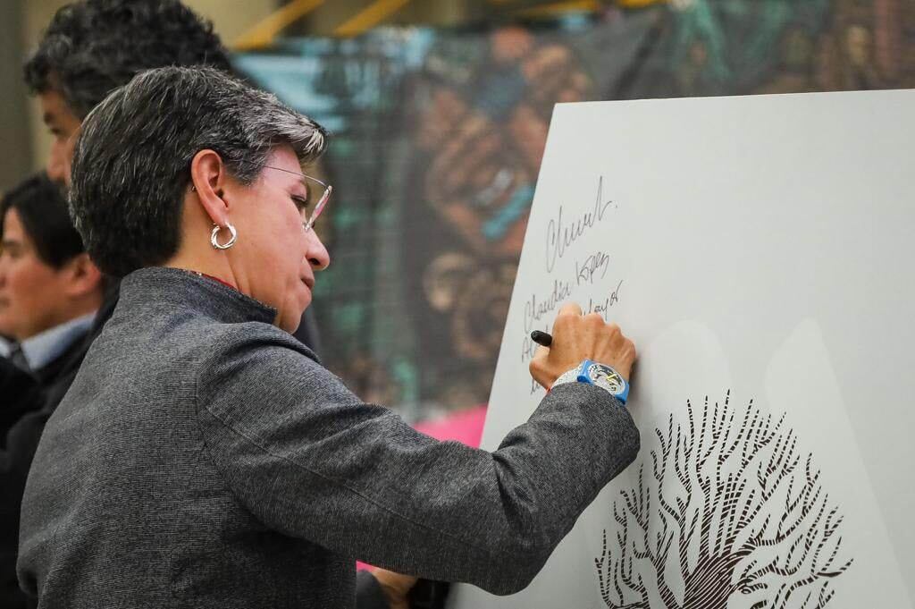 La alcaldesa Claudia López presentó públicamente la hoja de ruta para la
población con capacidades diferenciales para los próximos 12 años.