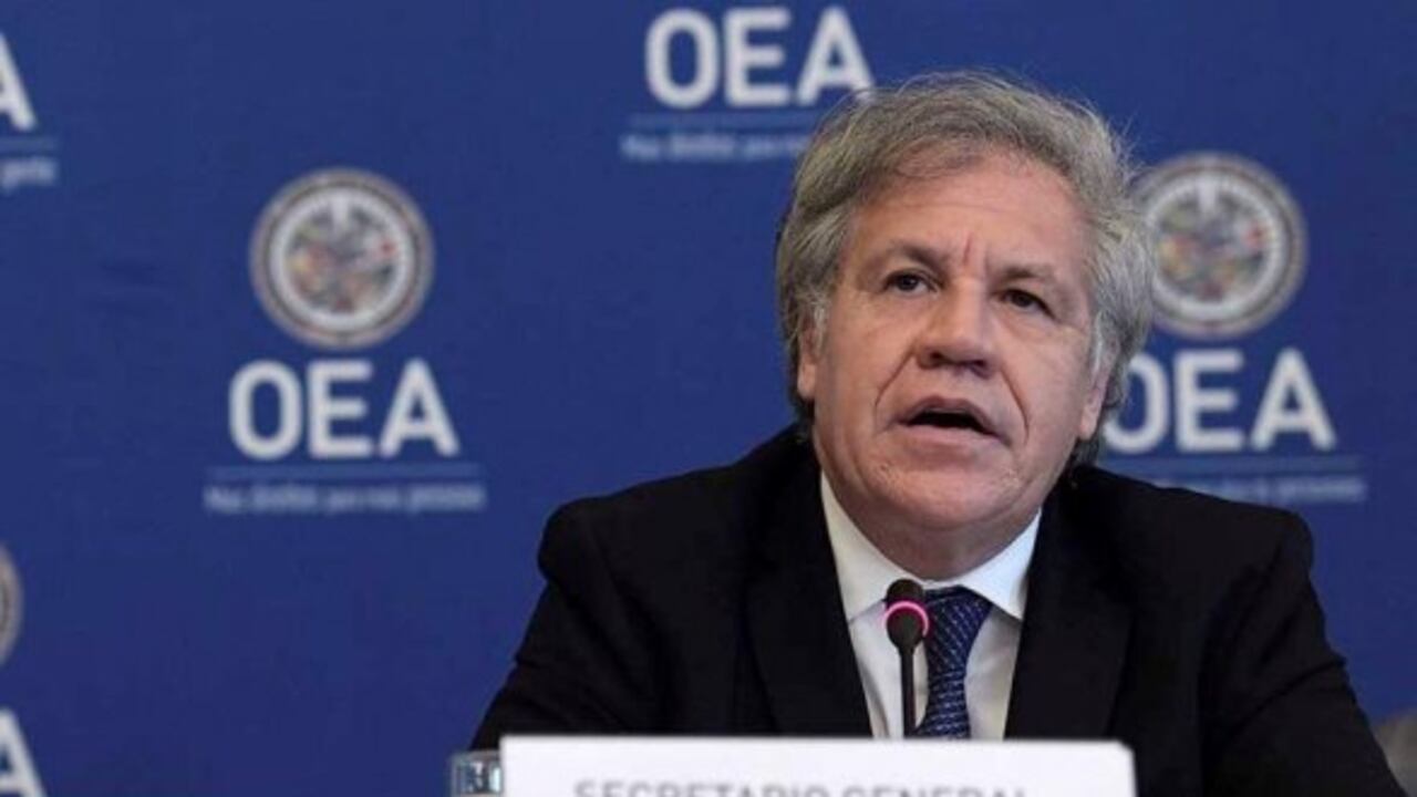 El secretario general del organismo, Luis Almagro, subrayó que se requiere la solidaridad para los venezolanos, quienes, recordó, sufren de "una cruel dictadura"