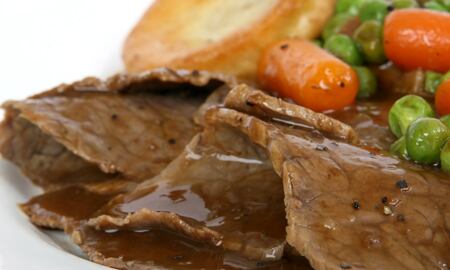 La creencia dicta que no se puede comer carne roja en semana santa.