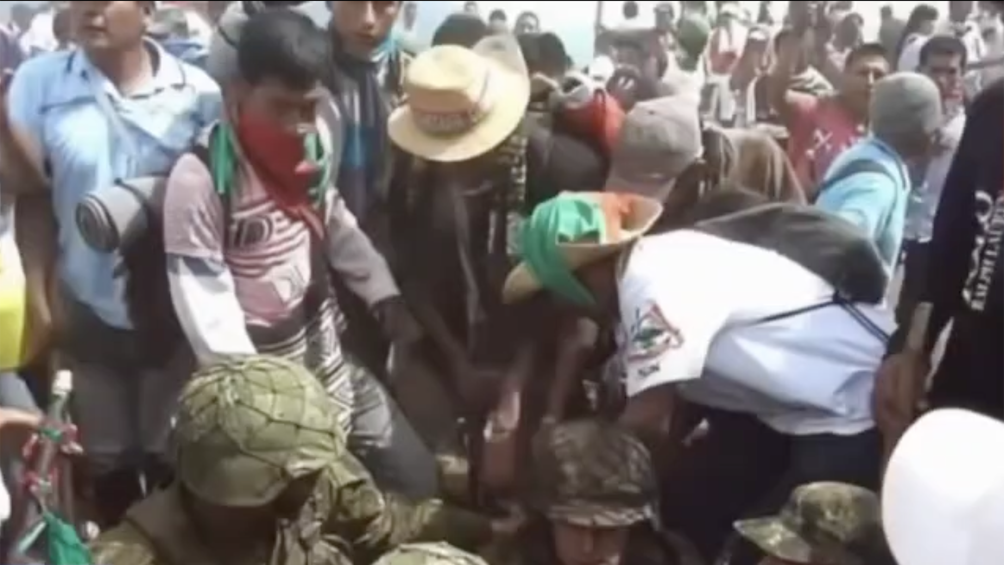 Nuevo ministro de la Igualdad fue el promotor de la agresión a soldados en el cerro de Berlín, que terminó con un sargento llorando: “No le da vergüenza ser soldado”