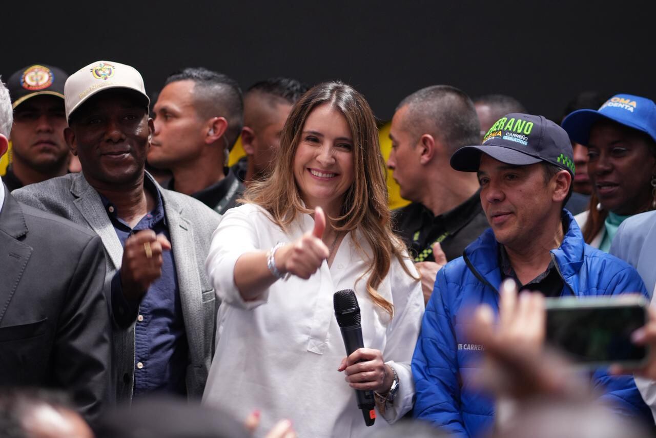 Paloma Valencia es una abogada, escritora y política colombiana, nacida en Popayán el 19 de enero de 1978. Actualmente es senadora de la República y candidata presidencial para las elecciones de 2026 por el partido Centro Democrático.