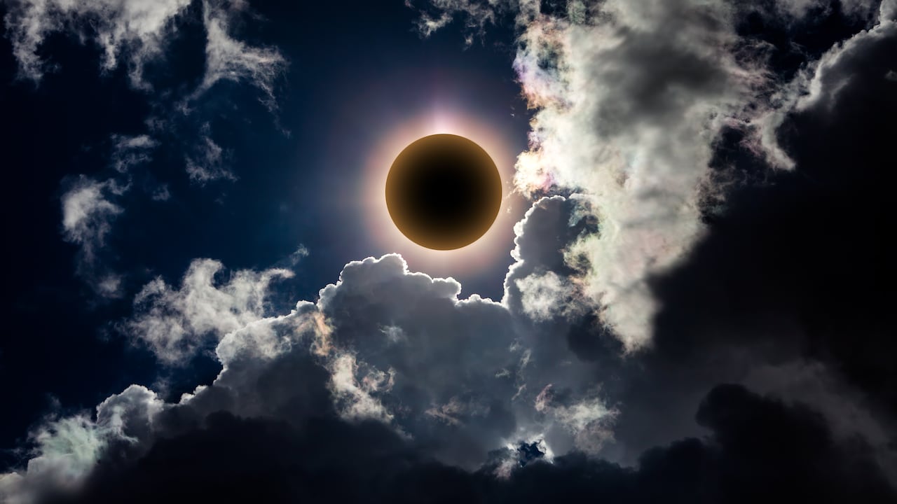 La NASA alerta sobre los riesgos de mirar directamente al Sol sin protección adecuada.