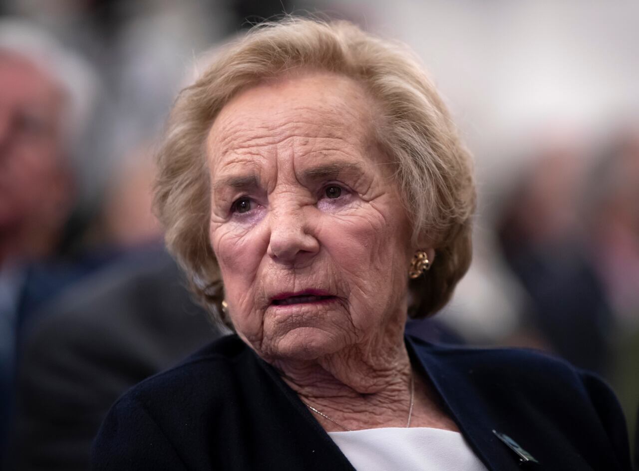 - Ethel Kennedy, viuda del senador Robert F. Kennedy, mira un video sobre su difunto esposo durante la ceremonia de premios Robert F. Kennedy de Derechos Humanos en Capitol Hill en Washington, el martes 5 de junio de 2018. (Foto AP/J. Scott Applewhite, Archivo)