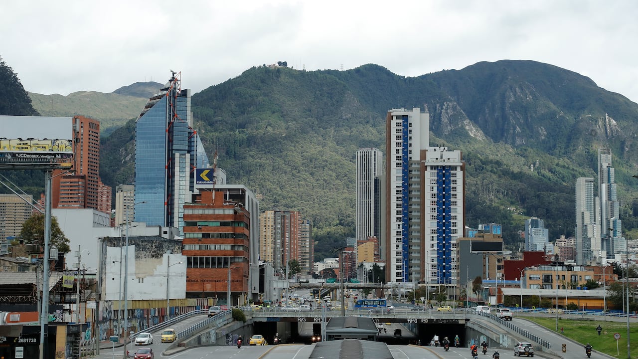 El pico y placa en Bogotá cambió desde el pasado 10 de enero de 2023. Foto: Guillermo Torres Reina/Semana
