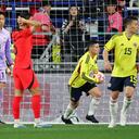 James Rodríguez anota el primer gol de Colombia contra Corea del Sur