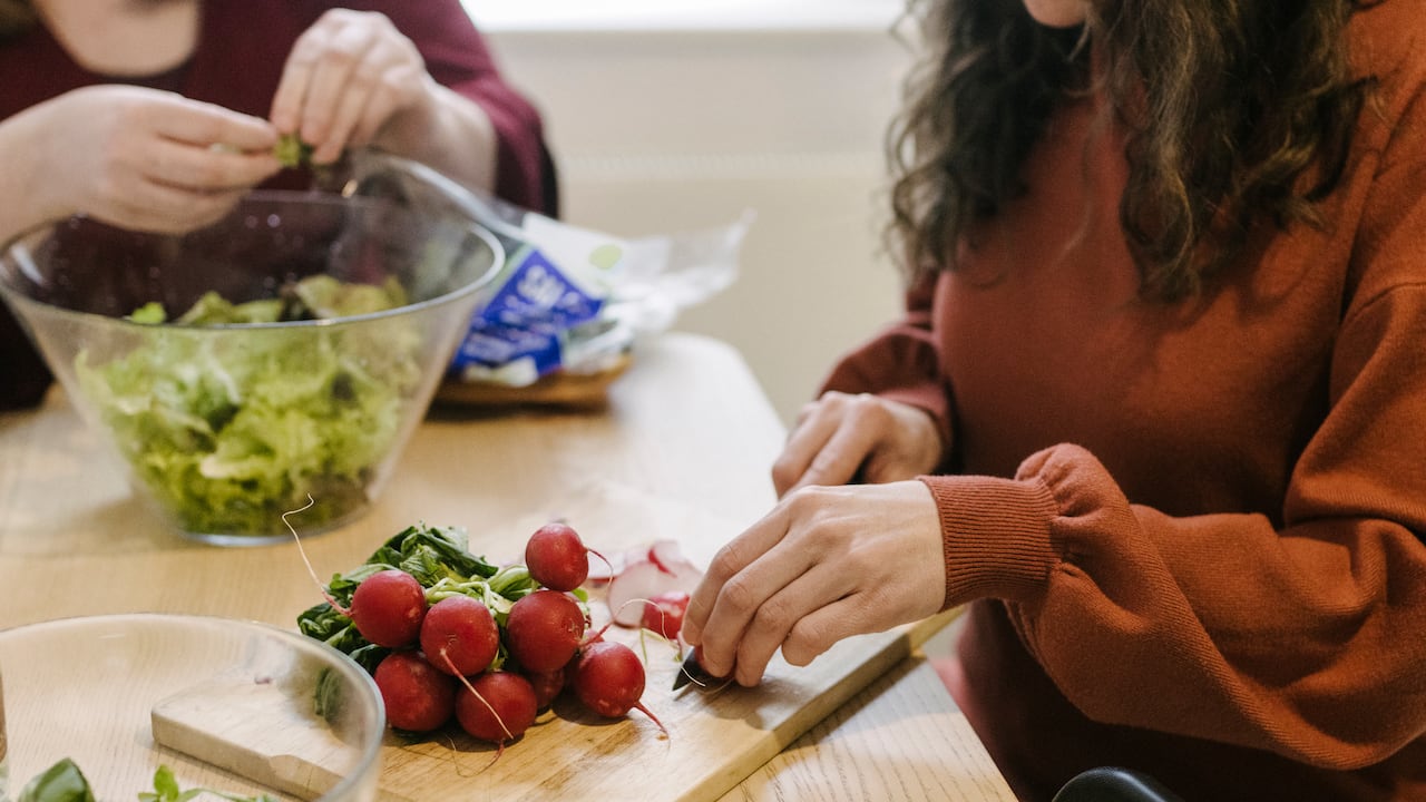 El rábano está compuesto de vitamina C.