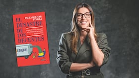 ‘El desastre de los decentes’ de Paula Bolívar, publicado en 2026 por Editorial Aguilar. Tiene 219 páginas.