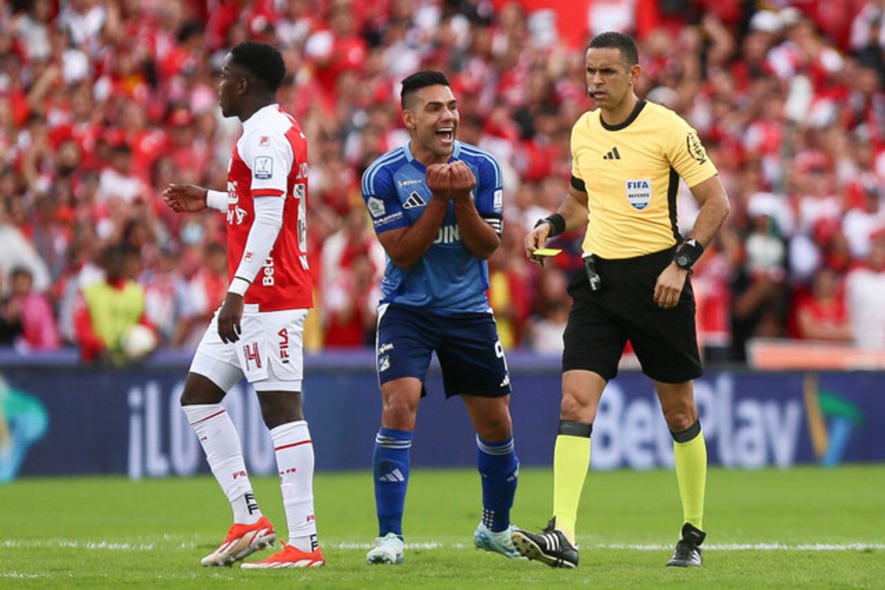 Carlos Ortega en el Santa Fe vs. Millonarios por Liga BetPlay.