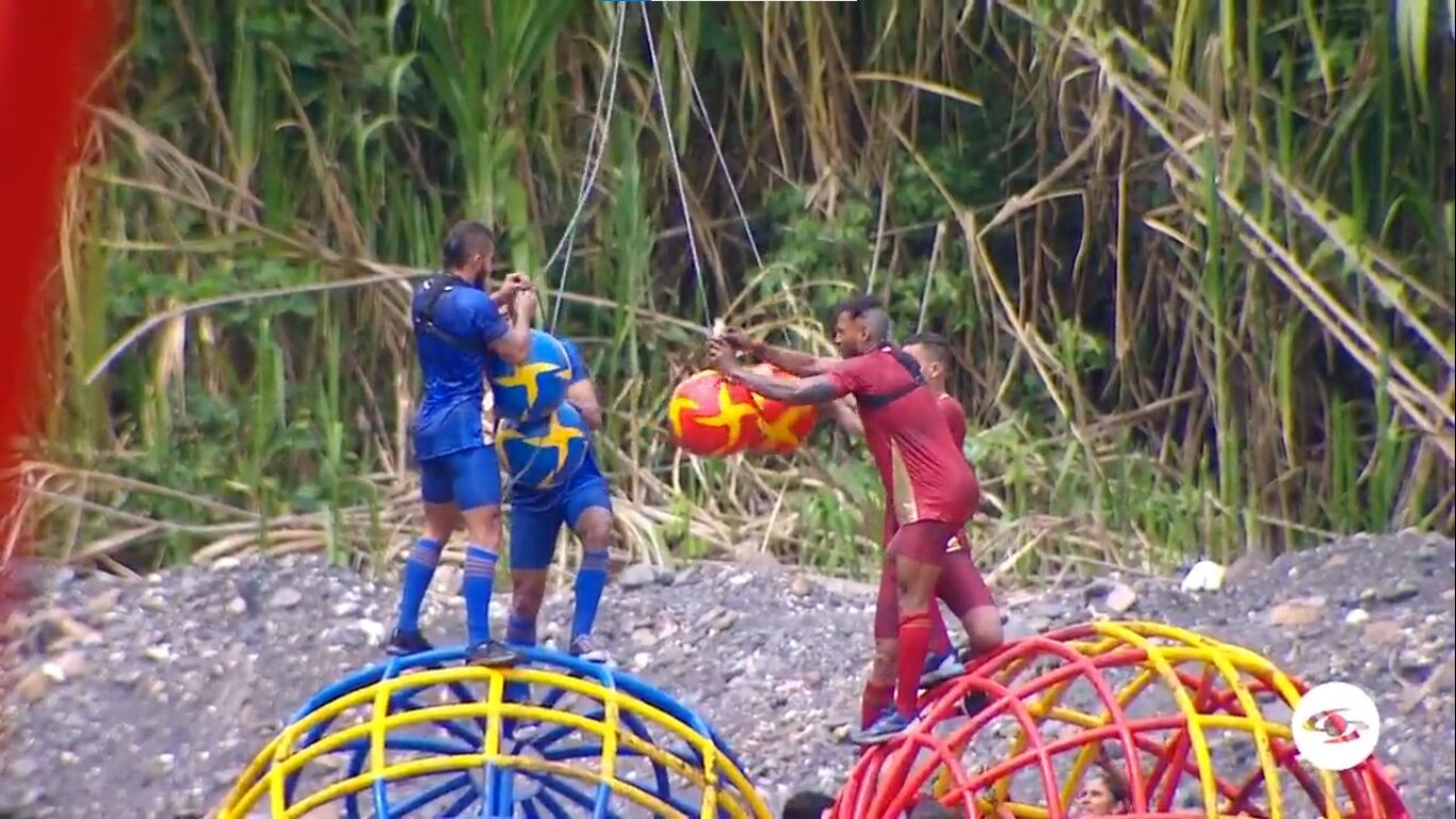 Aunque la primera prueba entre los equipos del Tino y el Pibe estuvo muy reñida, esta vez la victoria fue para el equipo de Asprilla.