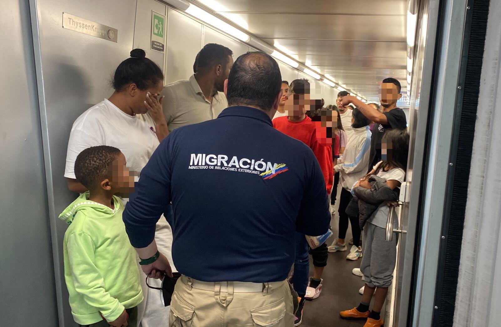 Segundo vuelo con cerca de 200 migrantes colombianos repatriados desde Estados Unidos ya aterrizó en el país