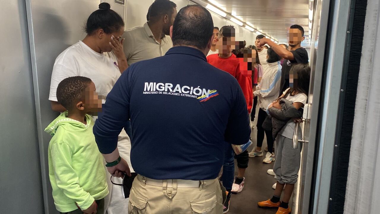 Segundo vuelo con cerca de 200 migrantes colombianos repatriados desde Estados Unidos ya aterrizó en el país