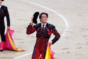 Andrés Roca Rey, torero peruano fue protagonista de peligrosa faena en España. Se salvó de morir.